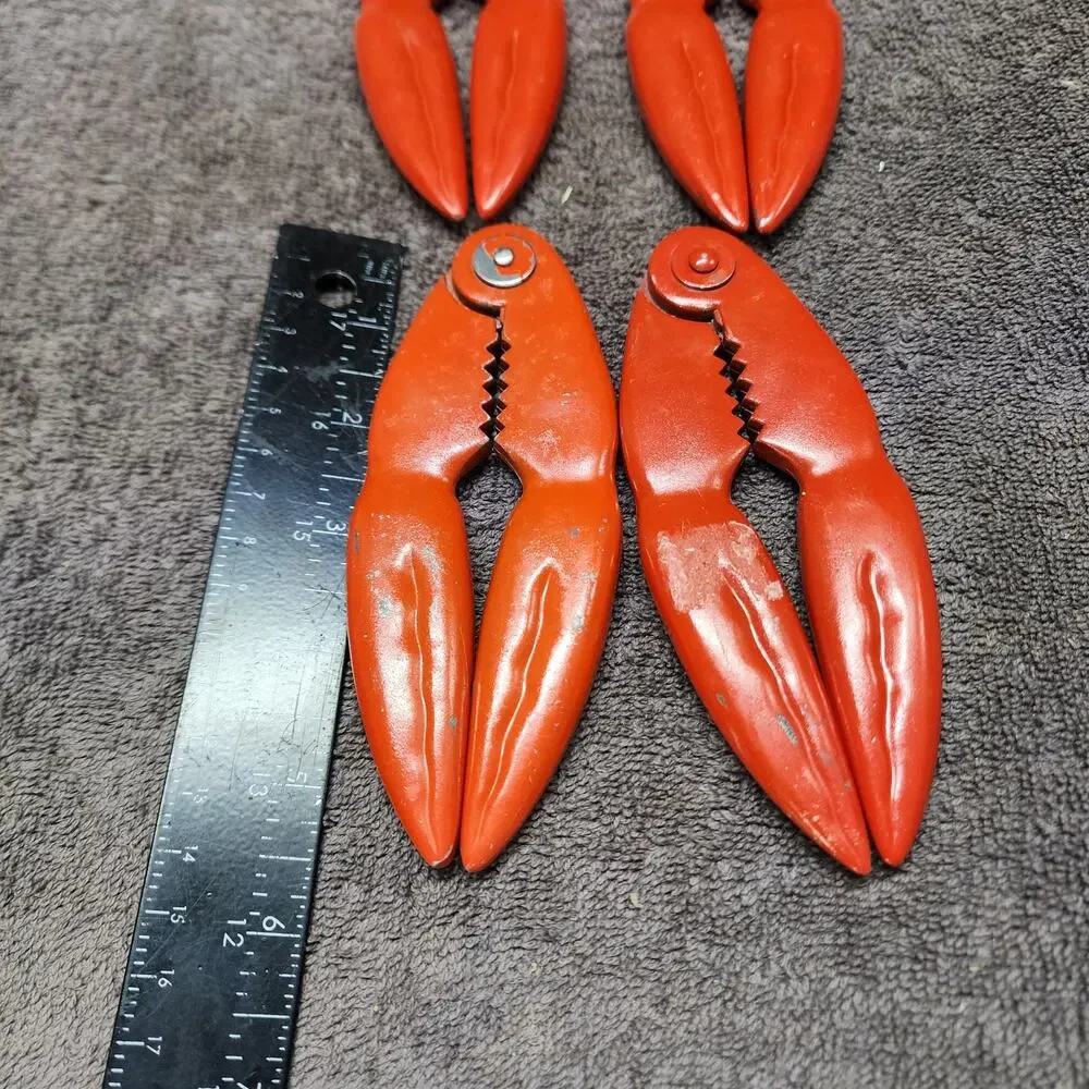 Set of 4 Crab lobster crackers metal b38